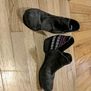 Chic boho boots size 6